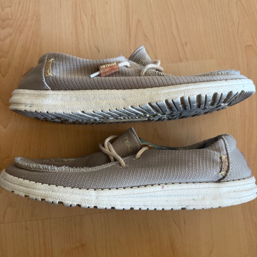 Hey Dude Women’s Wendy Eco Sox Tan Taupe Lightweight Slip-On Shoes Loafers Sz 10 - Picture 11 of 12